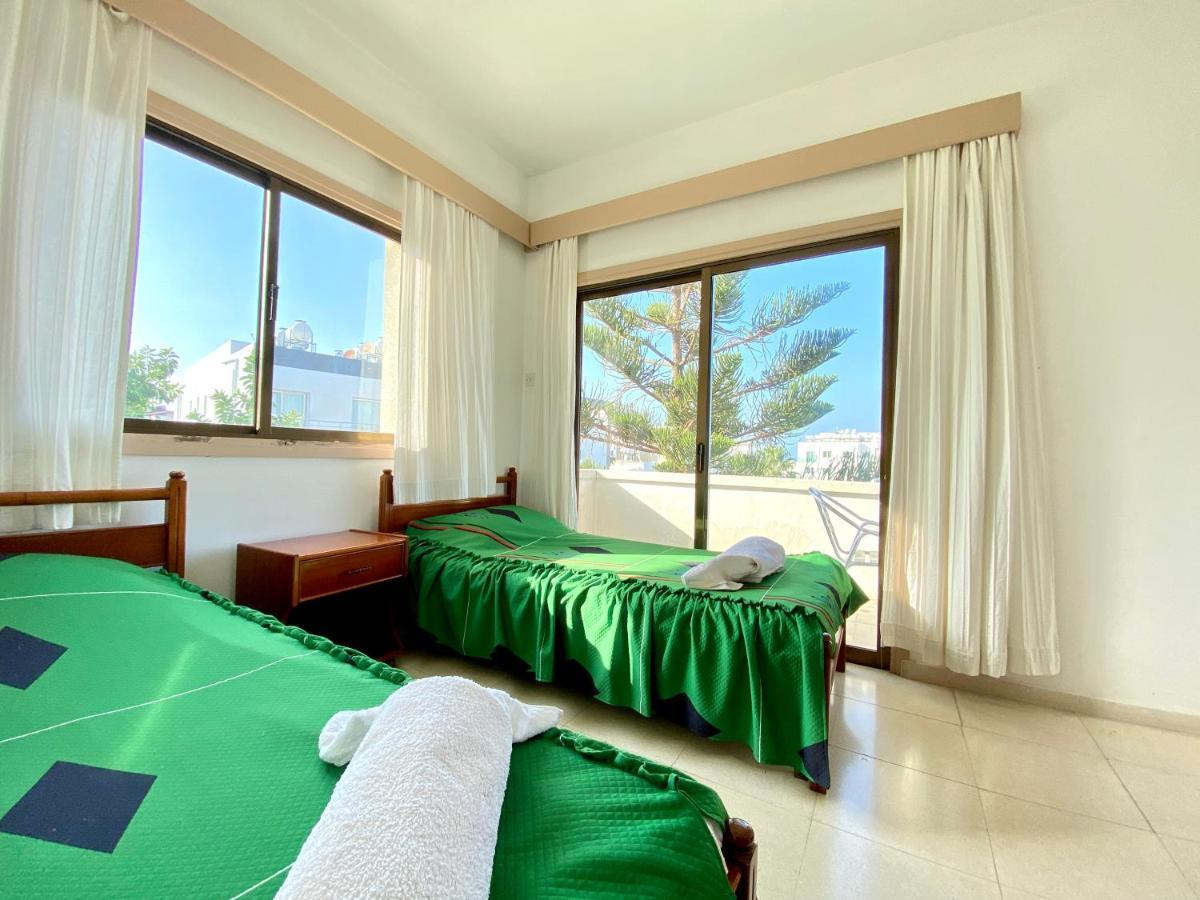Kaan Hotel & Apartment Kyrenia  Bagian luar foto